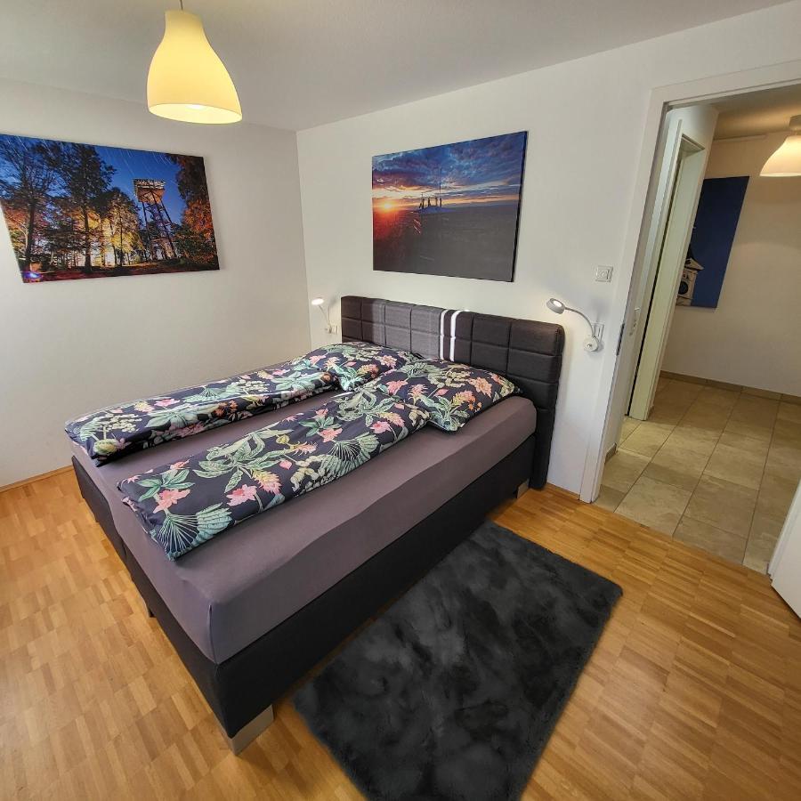 Zentrale Ferienwohnung In Aalen City Mit 4-Sternen Esterno foto