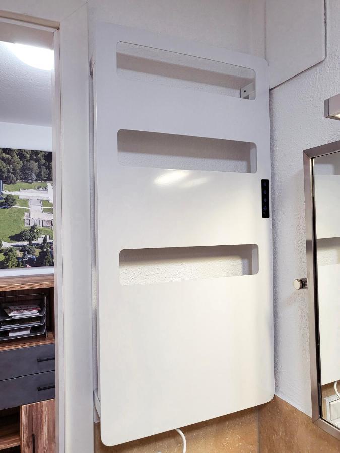 Zentrale Ferienwohnung In Aalen City Mit 4-Sternen Esterno foto