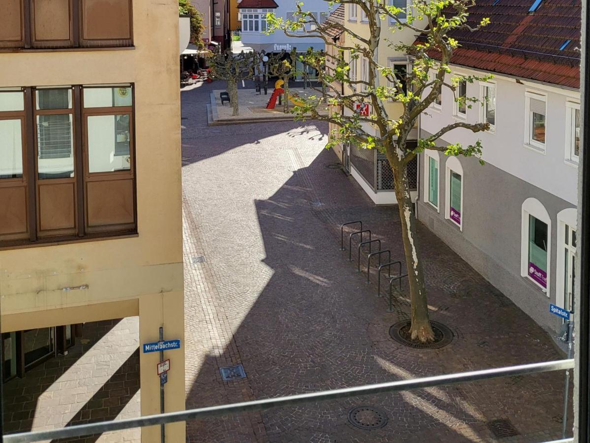 Zentrale Ferienwohnung In Aalen City Mit 4-Sternen Esterno foto
