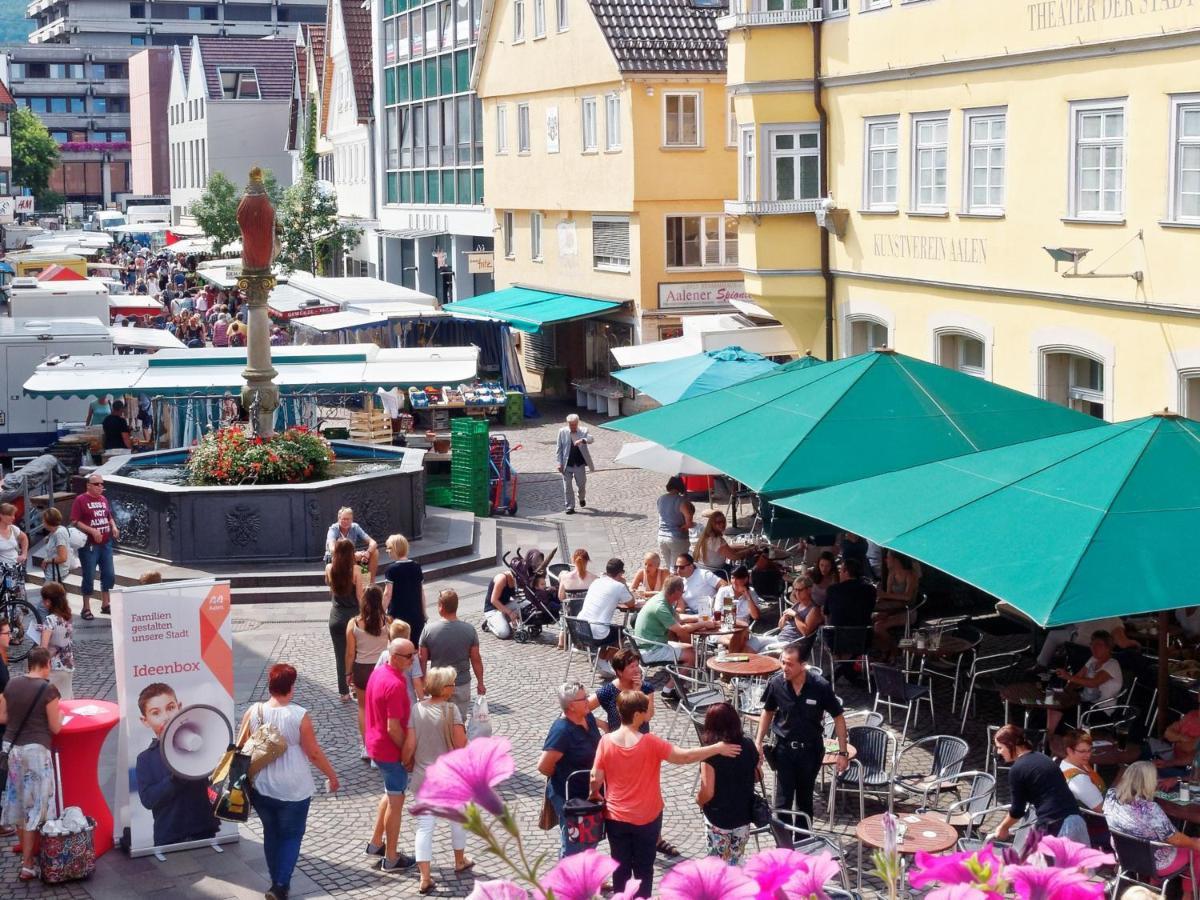 Zentrale Ferienwohnung In Aalen City Mit 4-Sternen Esterno foto